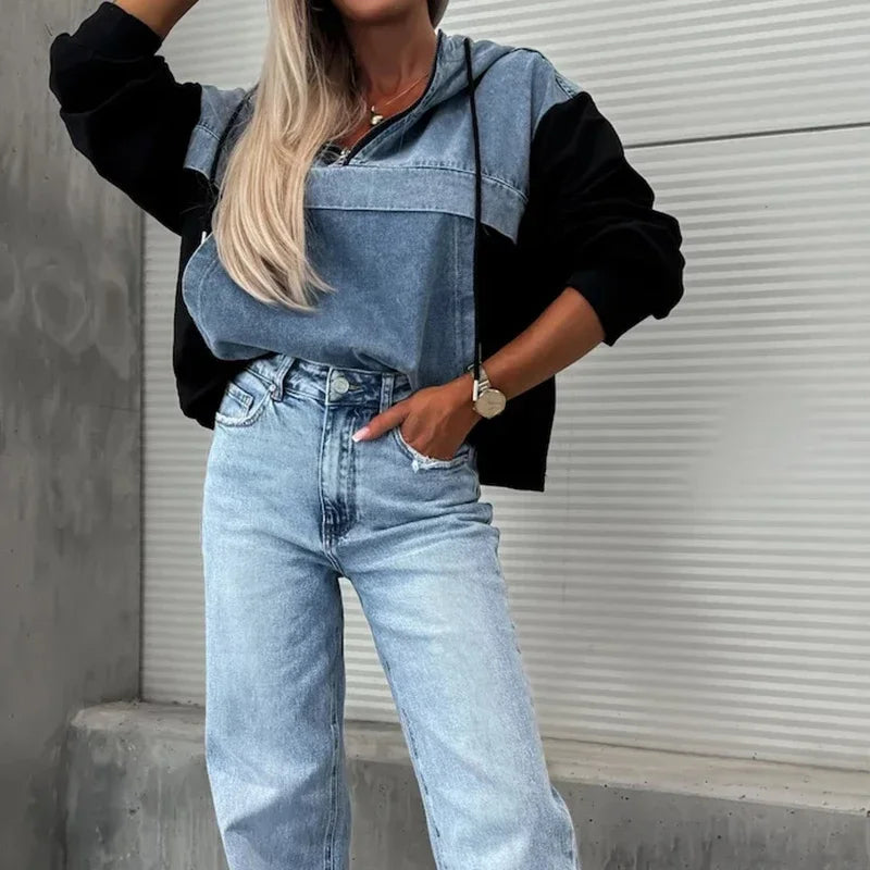 Blusa DenimMode™ em Jeans Lavado e Moletom de Algodão Suave / Para Mulheres que Criam Tendência com Leveza e Atitude!