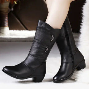 Bota Lucerne™ Forro Térmico e Zíper Lateral / Para Mulheres que Sofrem com o Frio e Não Abrem Mão da Elegância!
