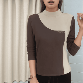 Blusa Cristina™ com Estampa Curva Bicolor e Tecido Térmico / Visual Impecável com Aconchego!